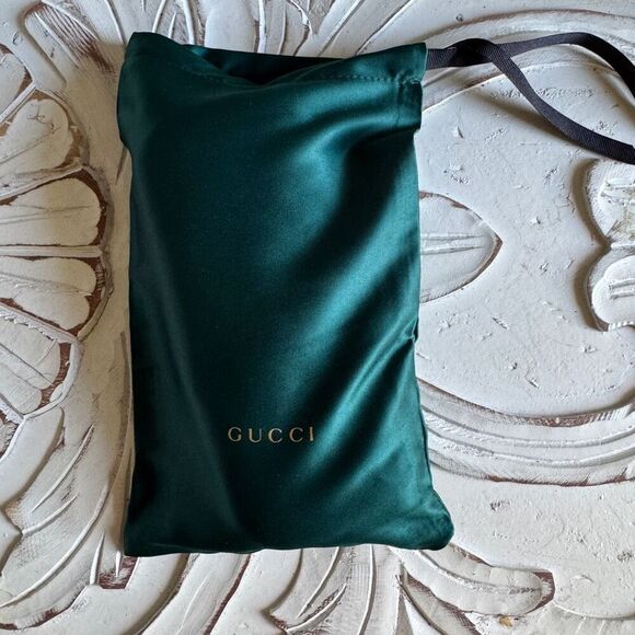 Gucci green velvet glasses case with cleaning cloth - Picture 7 of 7